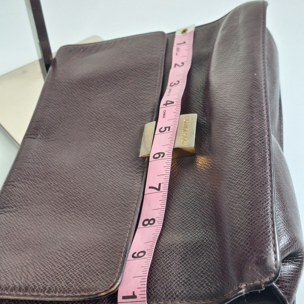 Louis Vuitton Taiga Selenga Pochette Grizzli - Picture 11 of 12